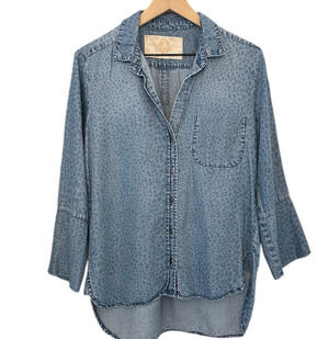Anthropologie Bella Dahl Light Denim Blue Chambray Shirt – Small